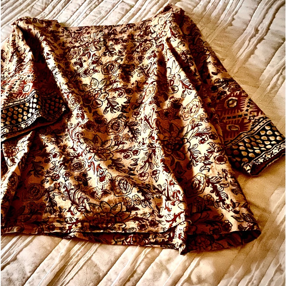 Jjill size large organic cotton hand printed top.
